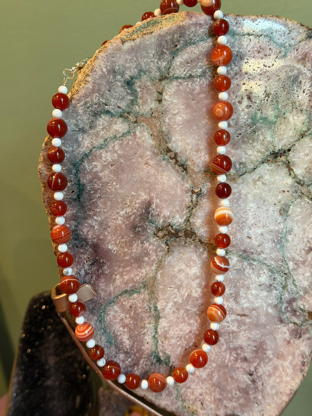 Carnelian, banded Carnelian & Howlite beaded necklace