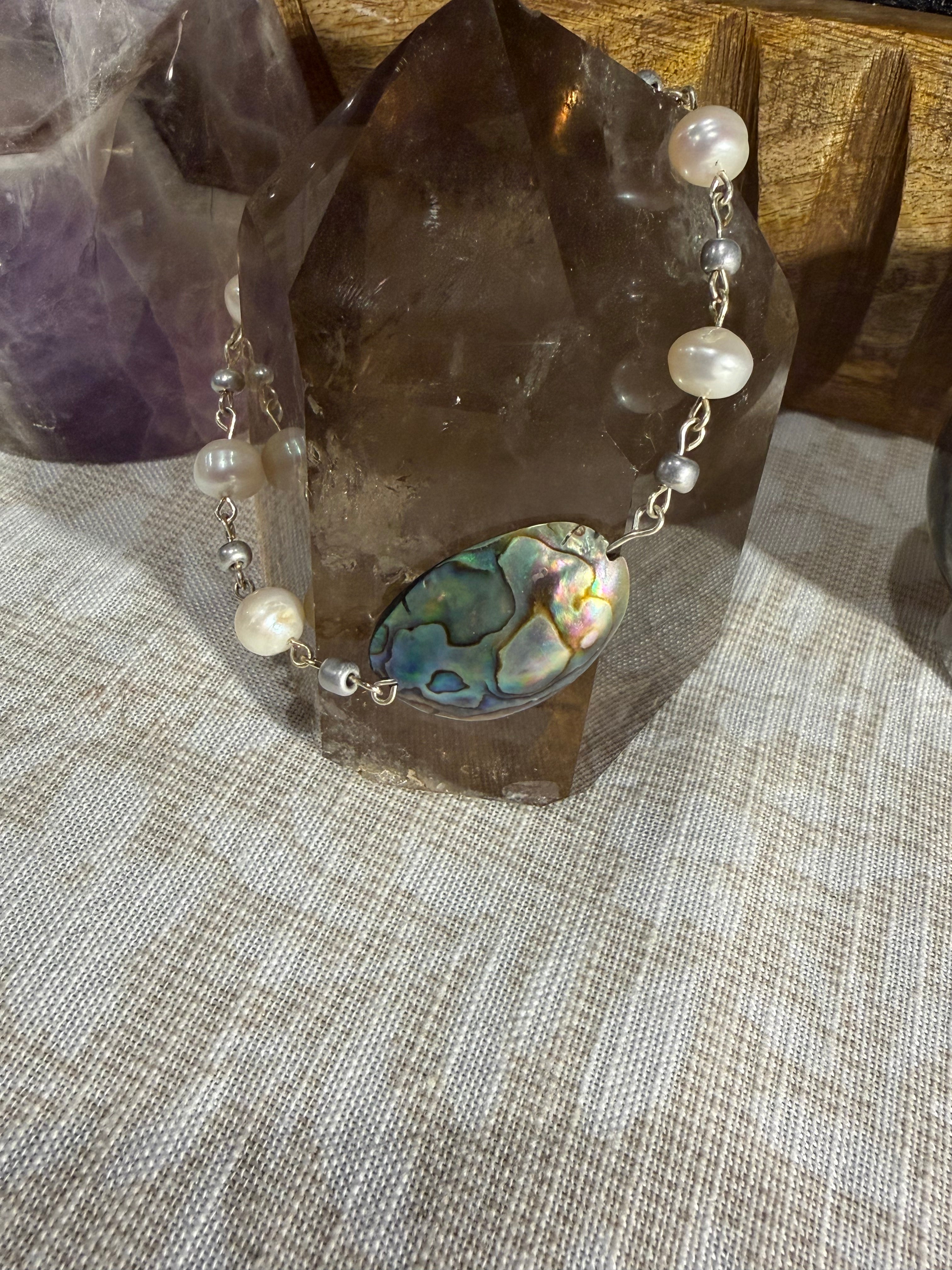 Silver-tone wire Abalone shell & Freshwater Pearl 7 inch bracelet